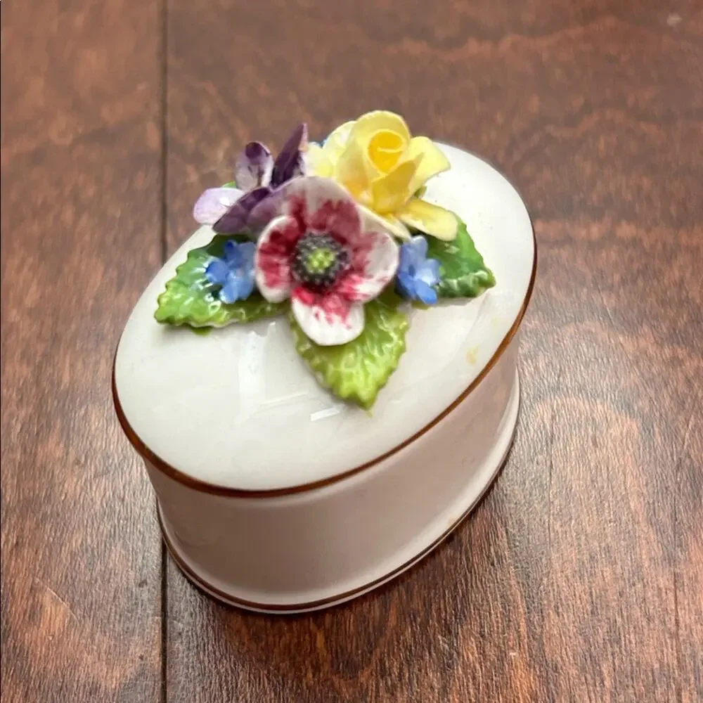 Crown Staffordshire oval fine